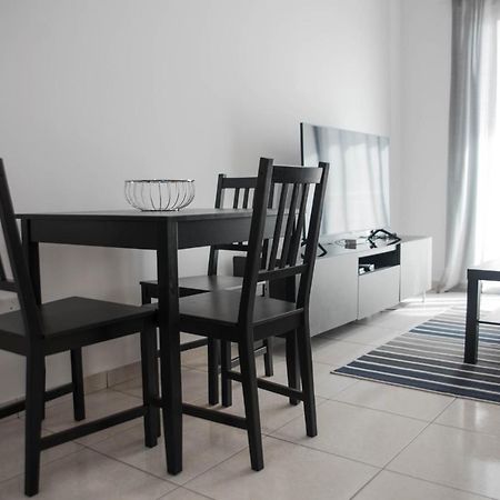 Renovated One Bedroom Apartment In Paphos With Pool Экстерьер фото
