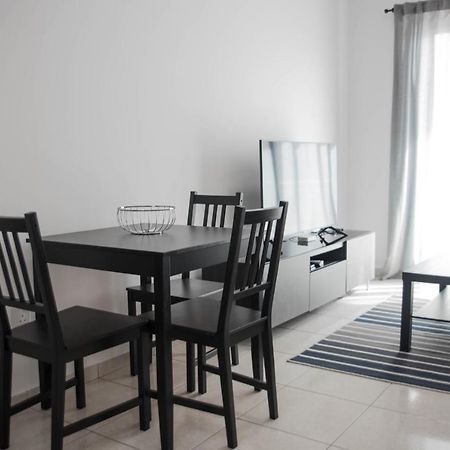 Renovated One Bedroom Apartment In Paphos With Pool Экстерьер фото